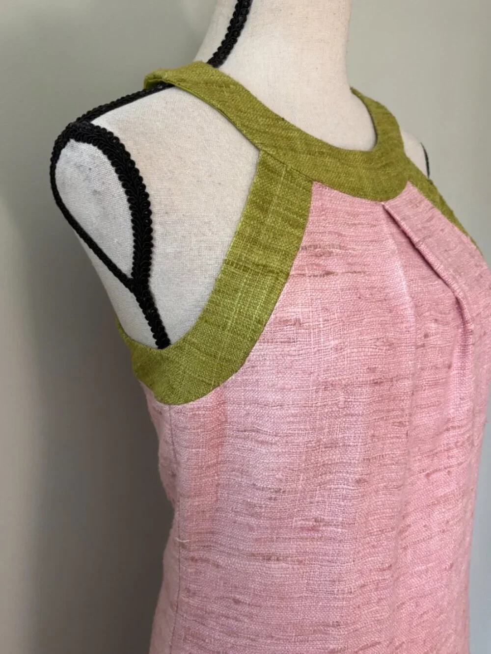 Trina Turk Pink & Olive Colorblock Silk Shift Dress Size 0 Like New - Picture 3 of 7